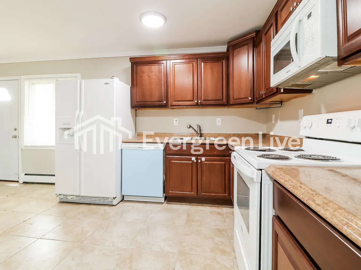 4 bed, 2.5 bath, 1570 sqft, $2,795 — Photo 4