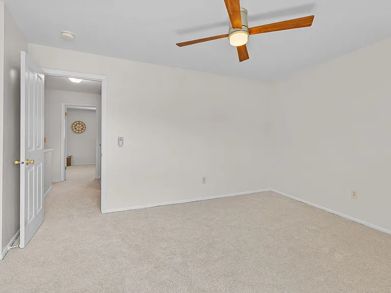 2666 Sherwood Cir — Photo 38