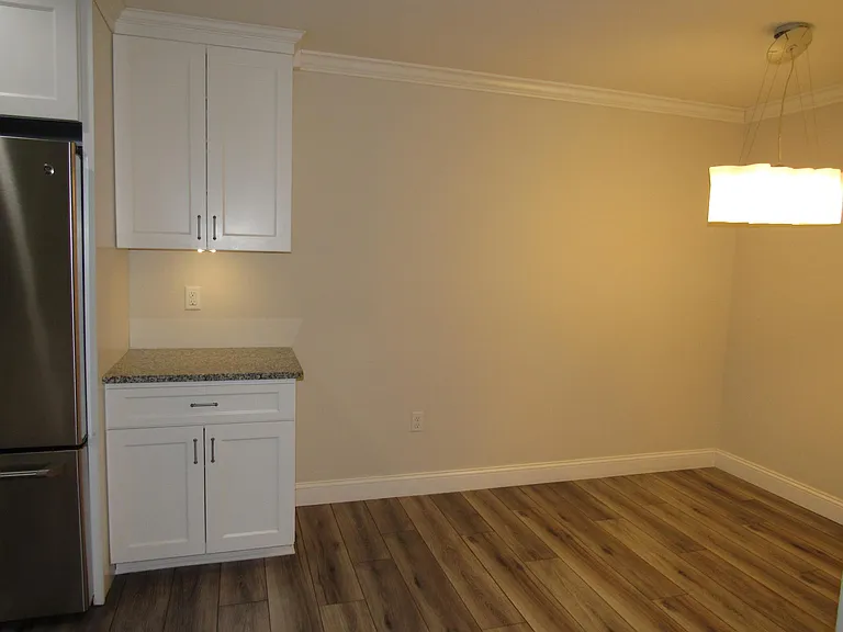 19 Riverside Dr — Photo 8