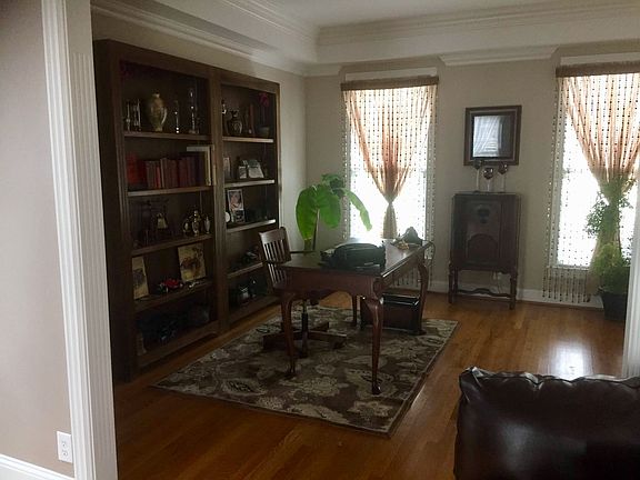 4th image of 2150 Albany Dr