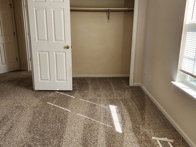 2681 E Oakbrook Dr — Photo 15