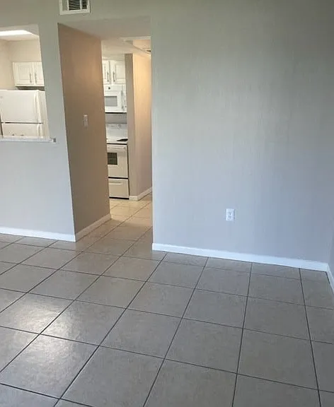 Spring Lake Apartments — Photo 31