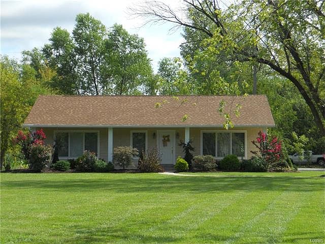 1st image of 3416 Lake Dr