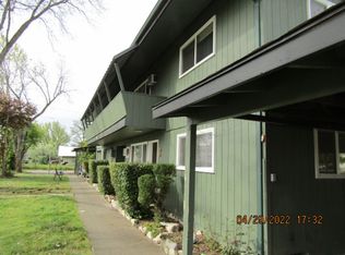 393 S 1st St #B, Central Pt, OR 97502