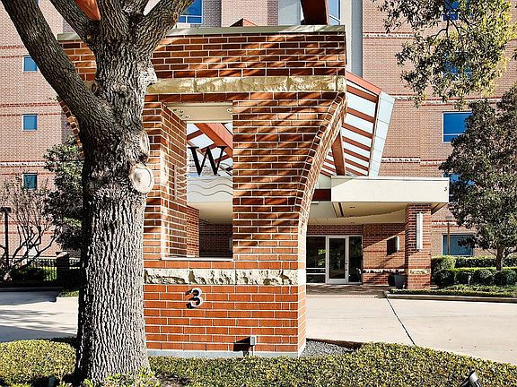 3rd image of 3 Waterway Ct APT 4D