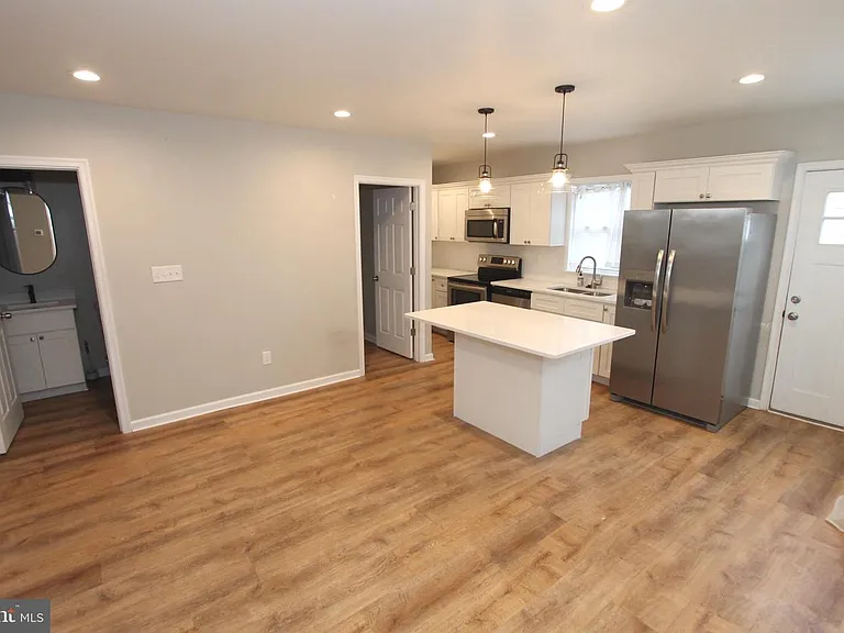 1807 Parkview Ave — Photo 7