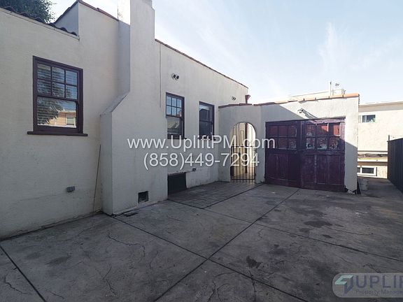 2nd image of 1730 Sunset Cliffs Blvd