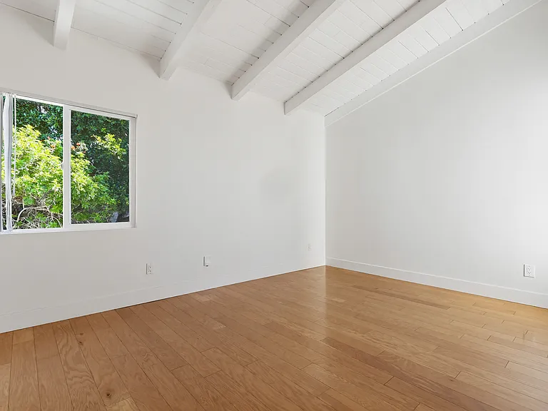3733 Riviera Dr — Photo 19