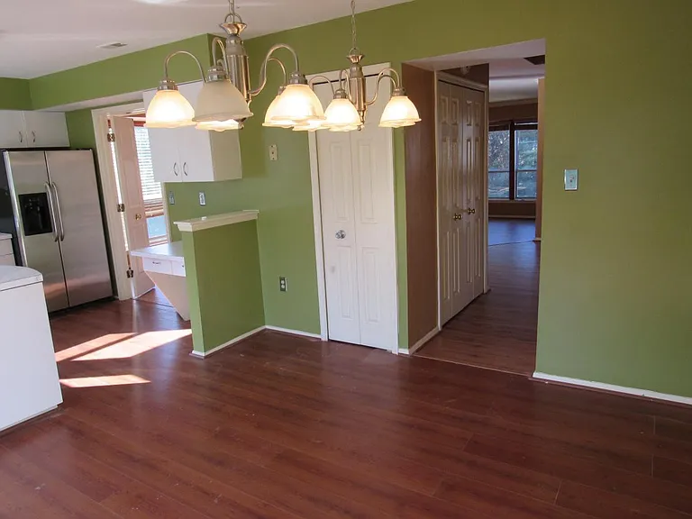 7734 Chatfield Ln — Photo 10