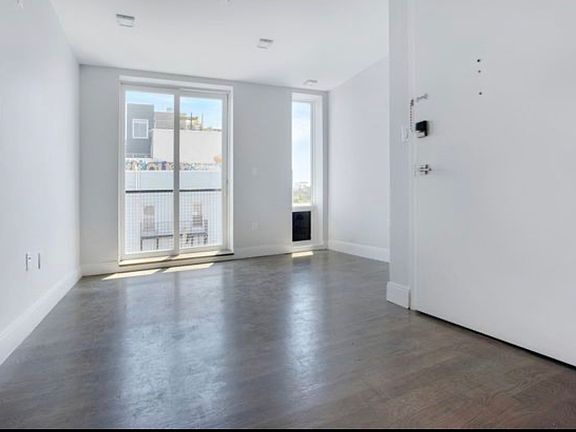 5th image of 28 Wilson Ave #B1