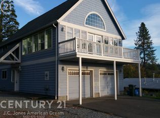 243 SE Hill Top Dr, Grants Pass, OR 97527