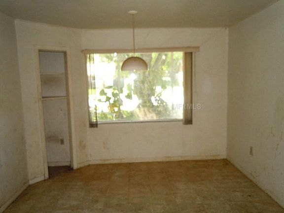 3rd image of 404 Thomas Ave #10