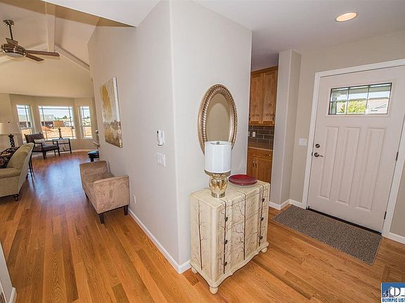 5th image of 973 W Camden Ct