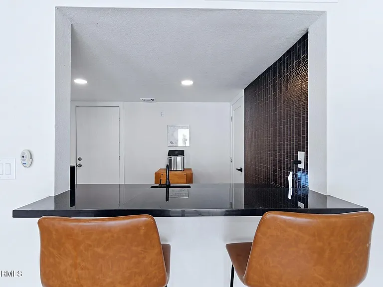 1506 E Edgewater Dr — Photo 11