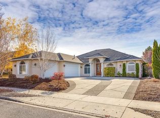 854 Saint Andrews Way, Eagle Pt, OR 97524