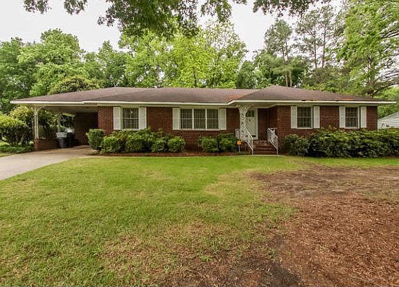 2nd image of 2718 Rosewood Dr