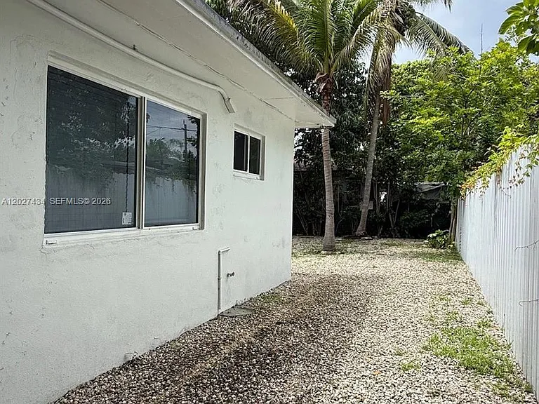 6723 NE Miami Pl #2 — Photo 4