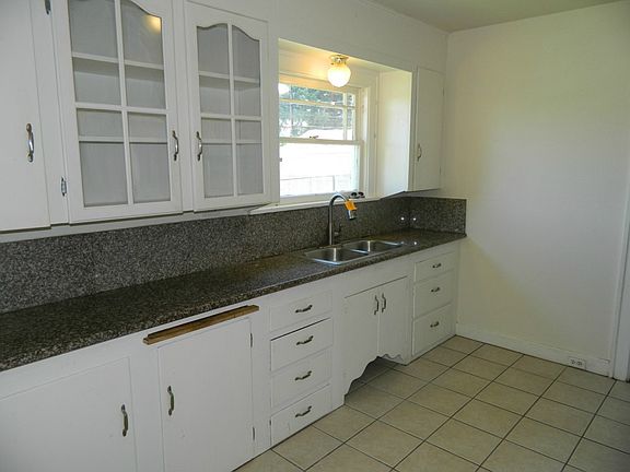 5th image of 5403 S Park Ave