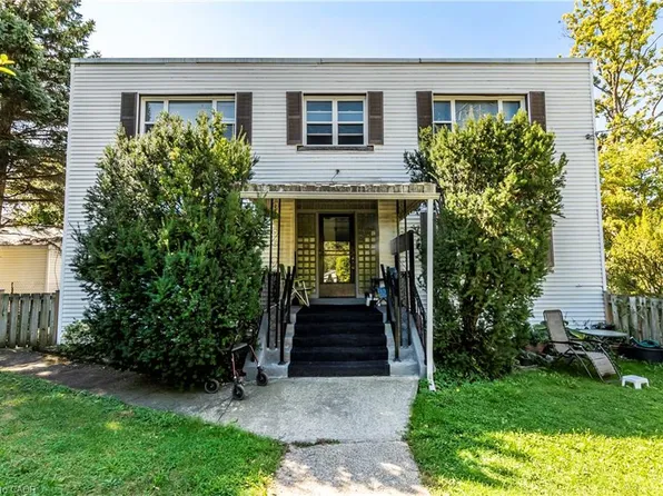 13 McMaster Ave, Welland, ON L3B 3S6