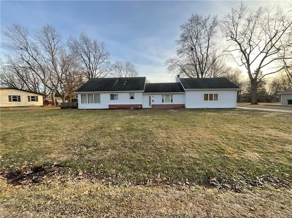 45 Larry Dr, Decatur, IL 62526