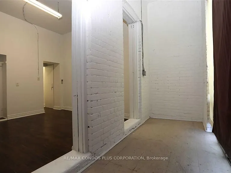 324 Spadina Ave #B — Photo 5