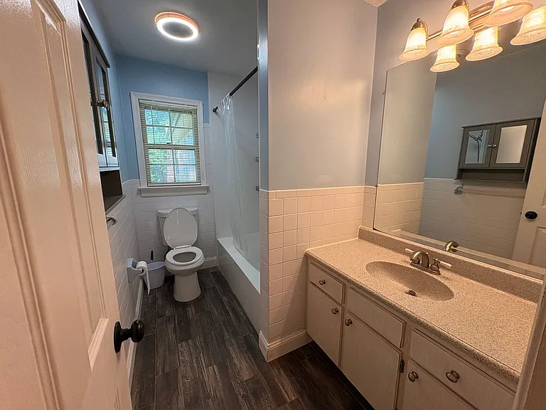 203 Fleetwood Dr — Photo 9