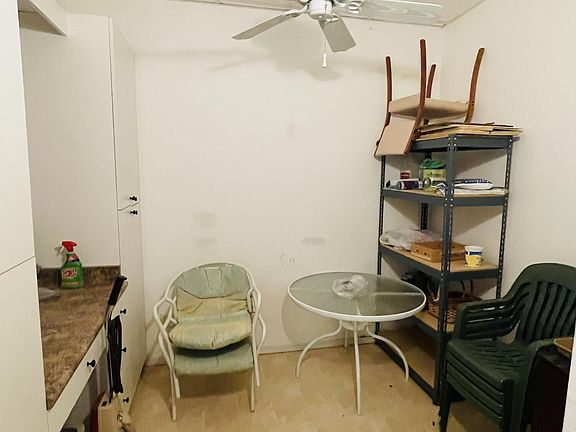 5th image of 209 E Ocotillo Dr
