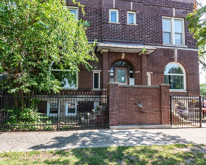 1533 W Leland Ave #GE — Photo 2