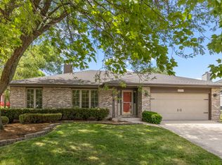 2717 Rolling Meadows Dr, Naperville, IL 60564