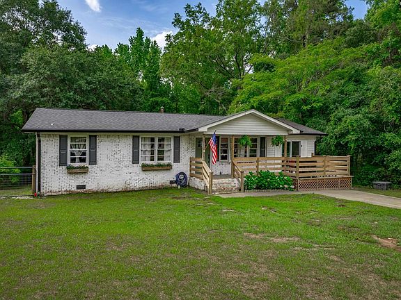 3rd image of 908 Mitchell Dr