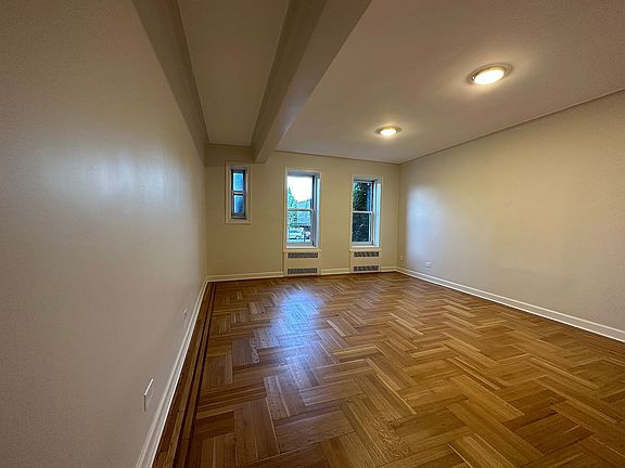 4th image of 40 Shore Blvd #1H