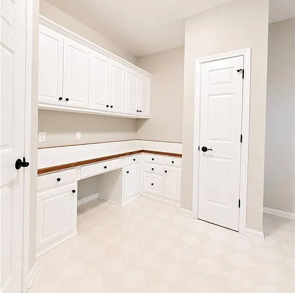 3235 Bentwood Close — Photo 20