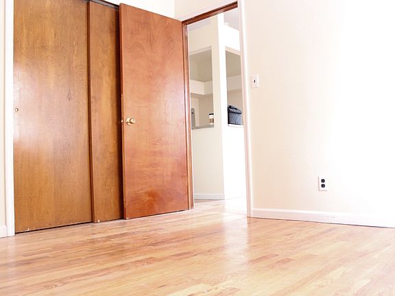 3rd image of 435 Graham Ave #21R