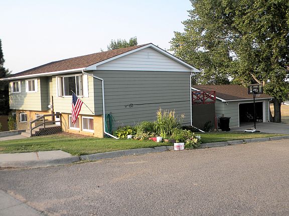 2nd image of 6 Spruce Dr