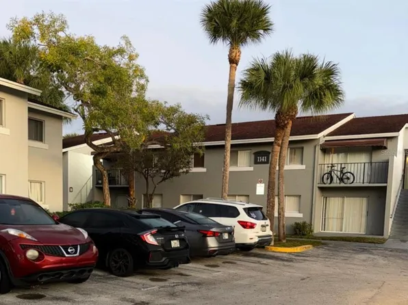 1141 Lake Victoria Dr APT B, West Palm Beach, FL 33411