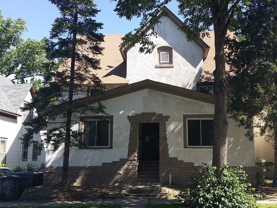 1st image of 825 20th Ave NE