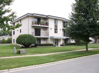 8417 Captons Ln #2S, Darien, IL 60561