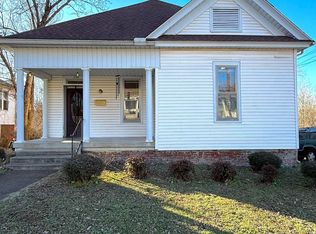 714 N Poplar St, Paris, TN 38242