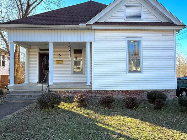 714 N Poplar St, Paris, TN 38242