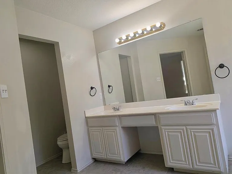 8541 Western Meadows Dr — Photo 18