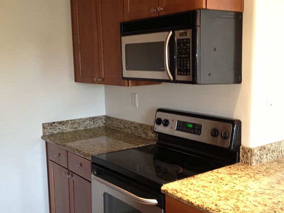 4th image of 208 Woodland Pkwy Unit 210
