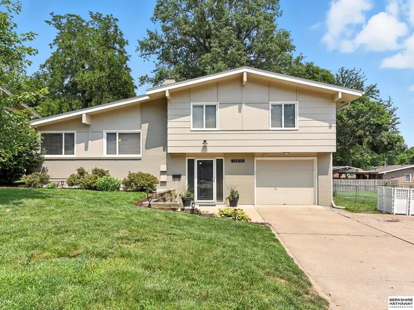 13510 Hickory Cir, Omaha, NE 68144