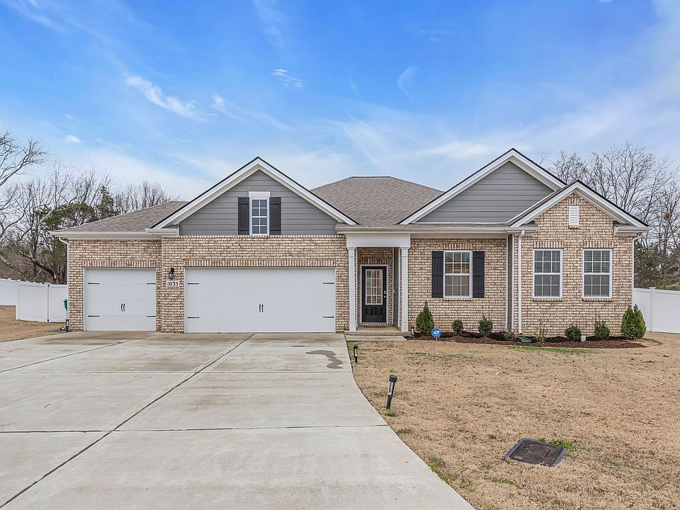 1st image of 1035 Altavista Ln