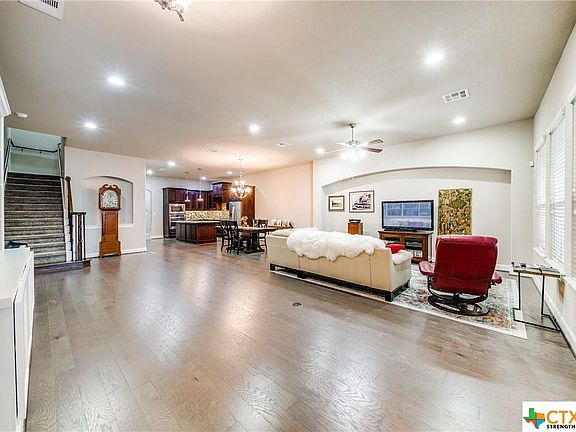 4th image of 961 N Academy Ave