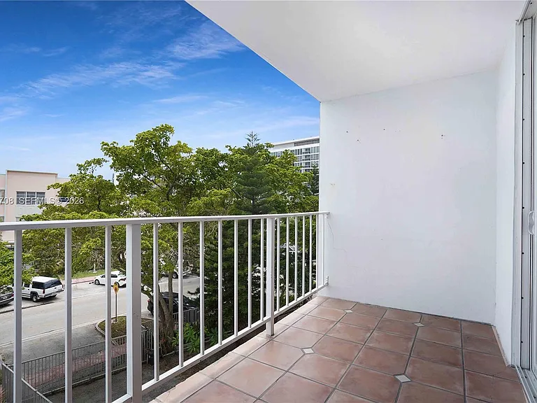 6900 Bay Dr #3H — Photo 19