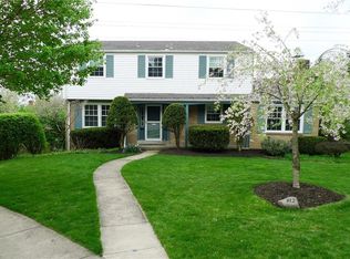 812 Hillaire Dr, Pittsburgh, PA 15243