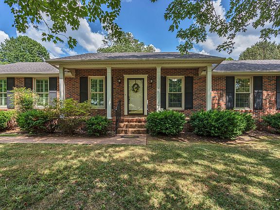 2nd image of 605 Edenburg Dr