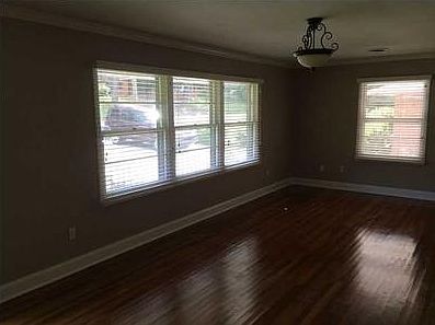 3rd image of 3425 Willow Lane Dr