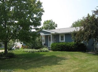 2053 Innwood Dr SE, Kentwood, MI 49508