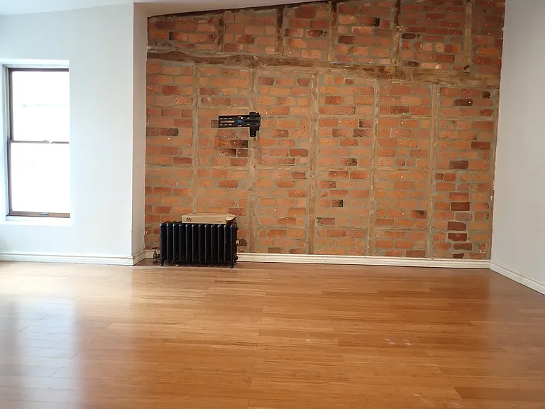 89 Clermont Ave #3 — Photo 1